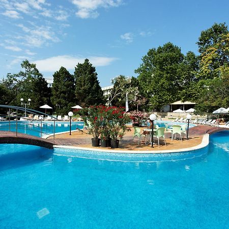 Hotel Lebed Varna Bagian luar foto